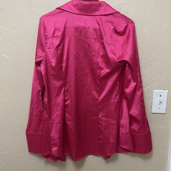 38. Forever 21 pink satin button down size small - Picture 4 of 4